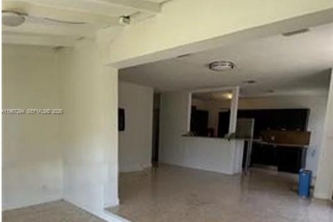 Villa ou maison à vendre à Biscayne Park, Floride: 2 chambres, 115.66 m2 № 2029599 - photo 3