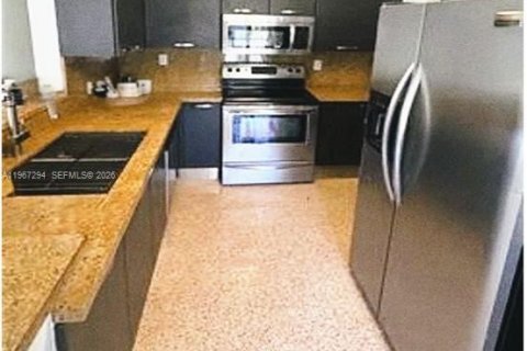 Villa ou maison à vendre à Biscayne Park, Floride: 2 chambres, 115.66 m2 № 2029599 - photo 4