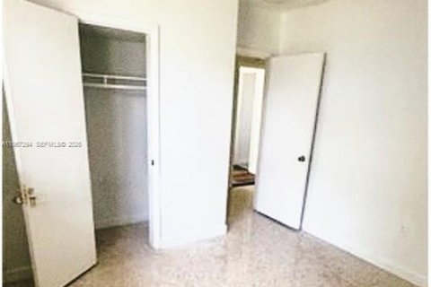 Villa ou maison à vendre à Biscayne Park, Floride: 2 chambres, 115.66 m2 № 2029599 - photo 5