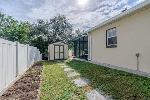 House in Clermont, Florida 3 bedrooms, 141.86 sq.m. № 2395650 - photo 27