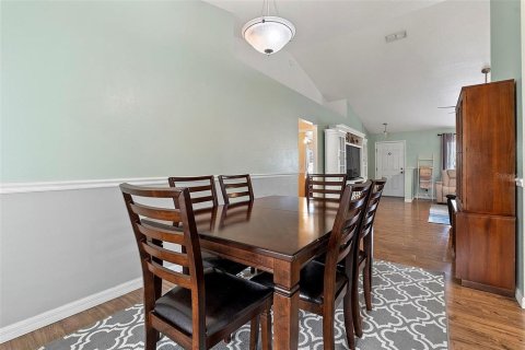 House in Clermont, Florida 3 bedrooms, 141.86 sq.m. № 2395650 - photo 7