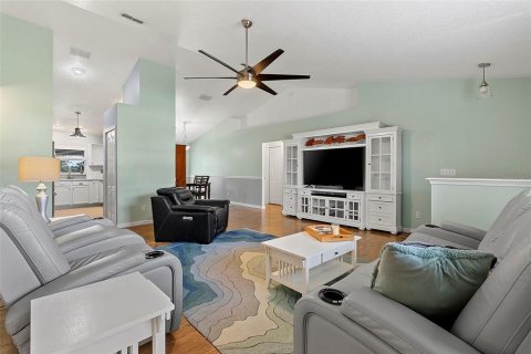 House in Clermont, Florida 3 bedrooms, 141.86 sq.m. № 2395650 - photo 6
