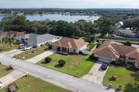 House in Clermont, Florida 3 bedrooms, 141.86 sq.m. № 2395650 - photo 3