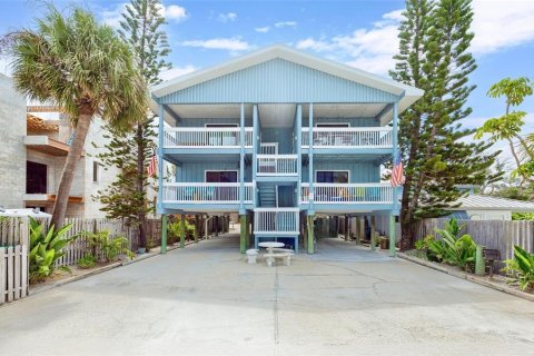 Condo in Indian Rocks Beach, Florida, 3 bedrooms № 2199719