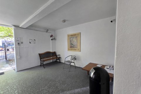 Condo in Miami, Florida, 1 bedroom  № 1889532 - photo 8
