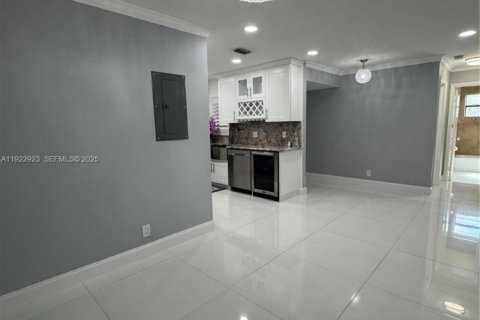 Copropriété à vendre à Coconut Creek, Floride: 3 chambres, 101.54 m2 № 1976740 - photo 30