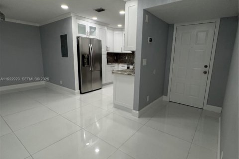 Copropriété à vendre à Coconut Creek, Floride: 3 chambres, 101.54 m2 № 1976740 - photo 15