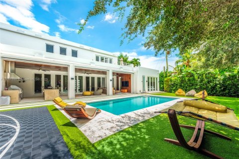 House in Miami, Florida 7 bedrooms, 506.5 sq.m. № 692810 - photo 3
