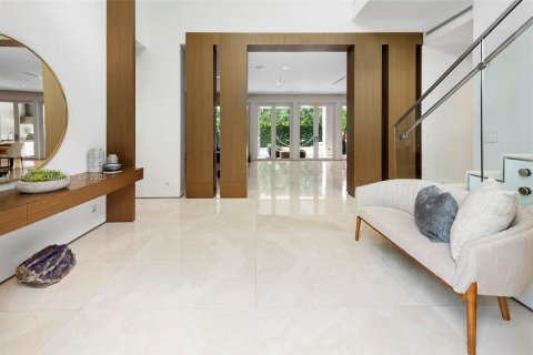 House in Miami, Florida 7 bedrooms, 506.5 sq.m. № 692810 - photo 13
