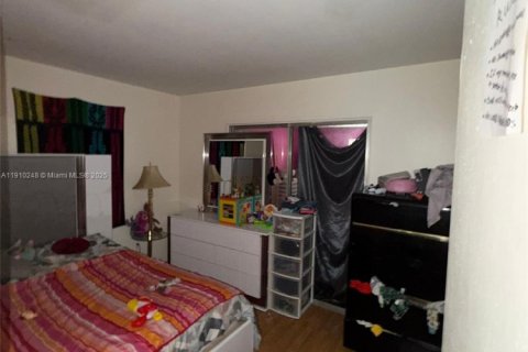 Casa en venta en West Palm Beach, Florida, 5 dormitorios, 167.22 m2 № 1966008 - foto 19