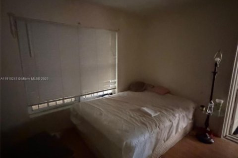 Casa en venta en West Palm Beach, Florida, 5 dormitorios, 167.22 m2 № 1966008 - foto 15