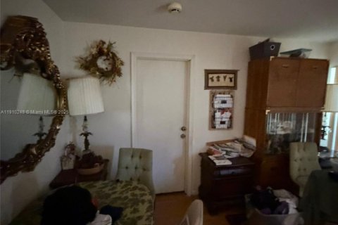 Casa en venta en West Palm Beach, Florida, 5 dormitorios, 167.22 m2 № 1966008 - foto 20