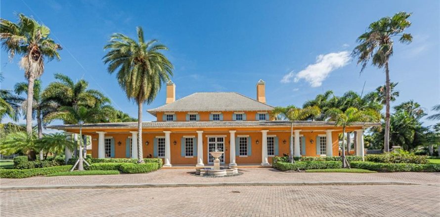 House in Vero Beach, Florida 4 bedrooms, 235.69 sq.m. № 968305