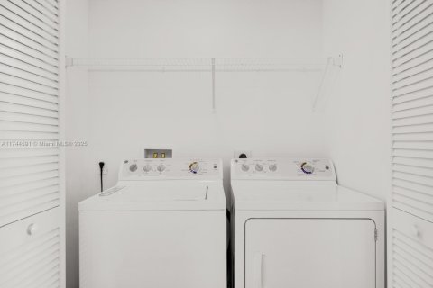 Купить кондоминиум в Халландейл-Бич, Флорида 2 спальни, 95.69м2, № 1985125 - фото 14