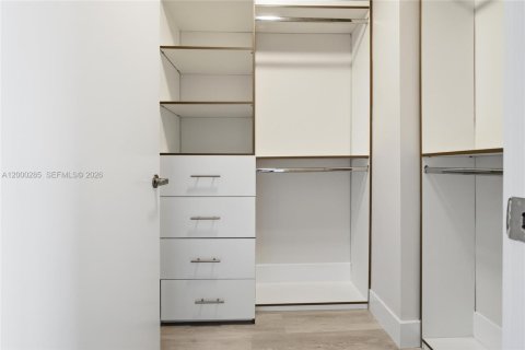 Купить кондоминиум в Майами, Флорида 2 спальни, 129.32м2, № 2064796 - фото 2