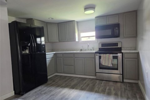 Appartement à louer à Zephyrhills, Floride: 2 chambres, 44.59 m2 № 2230354 - photo 8