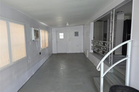 Appartement à louer à Zephyrhills, Floride: 2 chambres, 44.59 m2 № 2230354 - photo 4