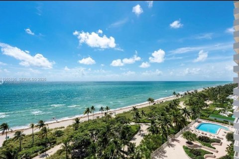 Condo in Bal Harbour, Florida, 7 bedrooms  № 2021899 - photo 16