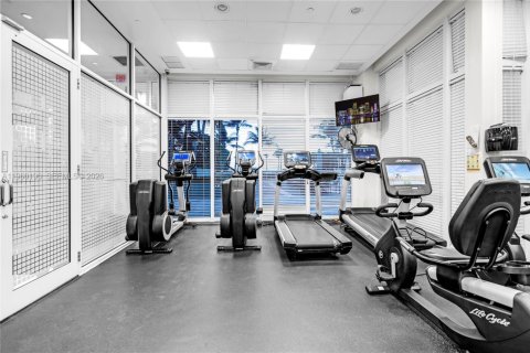 Condo in Bal Harbour, Florida, 7 bedrooms  № 2021899 - photo 10