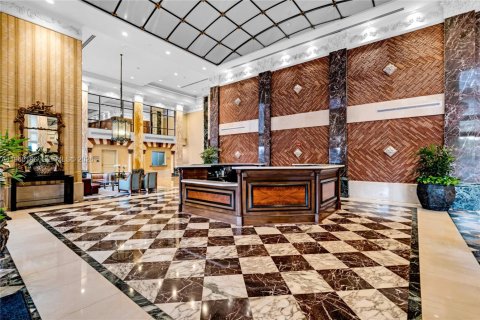 Condo in Bal Harbour, Florida, 7 bedrooms  № 2021899 - photo 9