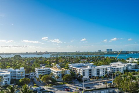 Condo in Bal Harbour, Florida, 7 bedrooms  № 2021899 - photo 21