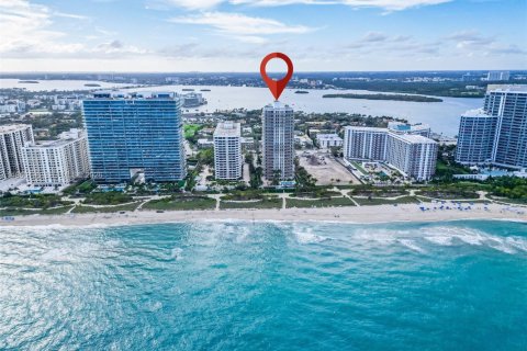 Condo in Bal Harbour, Florida, 7 bedrooms  № 2021899 - photo 15