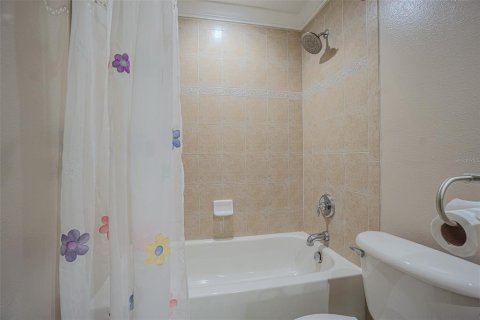House in Tampa, Florida 4 bedrooms, 203.92 sq.m. № 1865915 - photo 22
