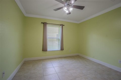 House in Tampa, Florida 4 bedrooms, 203.92 sq.m. № 1865915 - photo 24