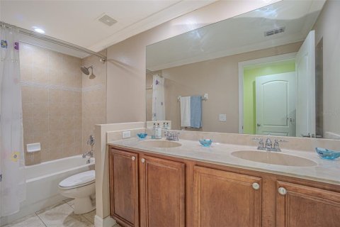 House in Tampa, Florida 4 bedrooms, 203.92 sq.m. № 1865915 - photo 21
