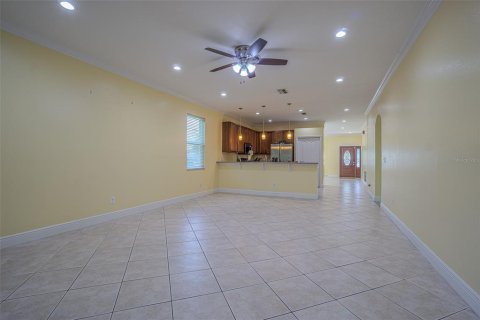 House in Tampa, Florida 4 bedrooms, 203.92 sq.m. № 1865915 - photo 8