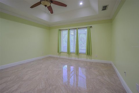 House in Tampa, Florida 4 bedrooms, 203.92 sq.m. № 1865915 - photo 14
