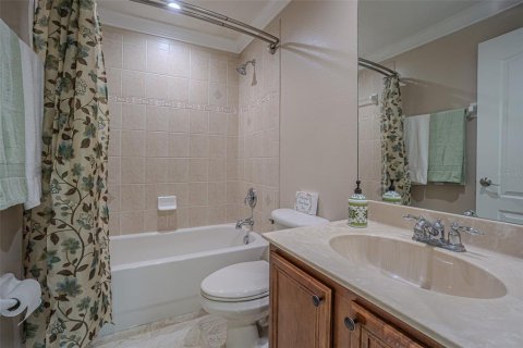 House in Tampa, Florida 4 bedrooms, 203.92 sq.m. № 1865915 - photo 25