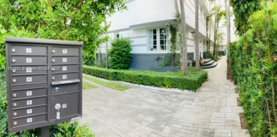 Квартира в Майами-Бич, Флорида 1 спальня, 44.13м2 № 1962188