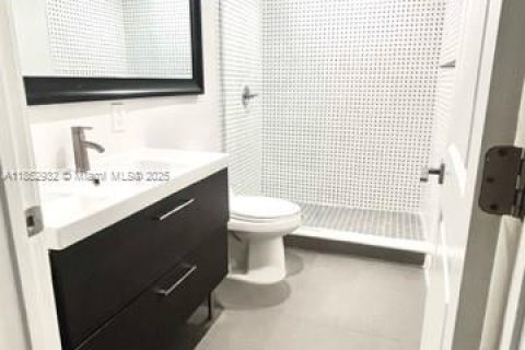Снять в аренду квартиру в Майами-Бич, Флорида 1 спальня, 44.13м2, № 1962188 - фото 7