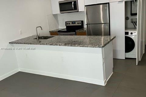 Снять в аренду квартиру в Майами-Бич, Флорида 1 спальня, 44.13м2, № 1962188 - фото 4