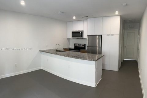 Снять в аренду квартиру в Майами-Бич, Флорида 1 спальня, 44.13м2, № 1962188 - фото 5
