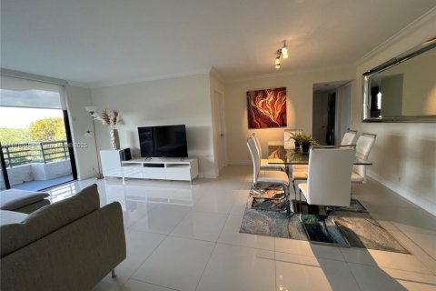 Condo in Aventura, Florida, 3 bedrooms  № 1981099 - photo 7
