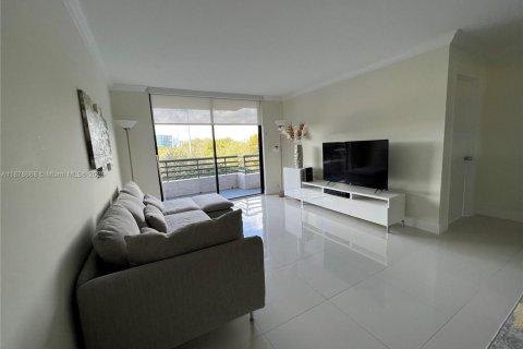 Condo in Aventura, Florida, 3 bedrooms  № 1981099 - photo 6