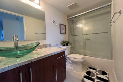 Condo in Aventura, Florida, 3 bedrooms  № 1981099 - photo 14