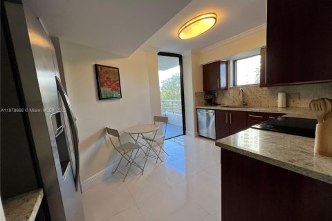 Condo in Aventura, Florida, 3 bedrooms  № 1981099 - photo 10