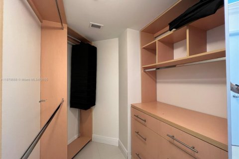 Condo in Aventura, Florida, 3 bedrooms  № 1981099 - photo 19