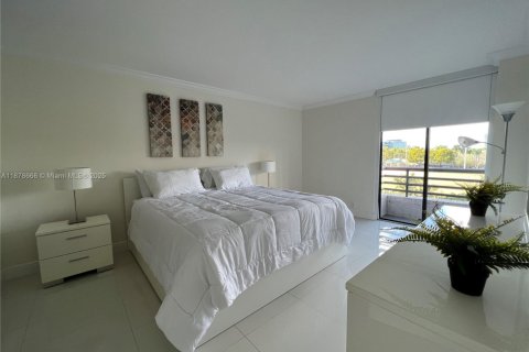 Condo in Aventura, Florida, 3 bedrooms  № 1981099 - photo 17