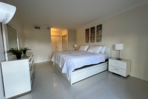 Condo in Aventura, Florida, 3 bedrooms  № 1981099 - photo 4