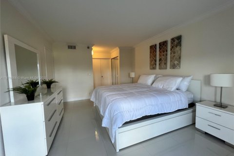 Condo in Aventura, Florida, 3 bedrooms  № 1981099 - photo 18