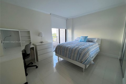 Condo in Aventura, Florida, 3 bedrooms  № 1981099 - photo 12