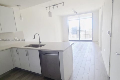 Condominio en alquiler en Miami, Florida, 1 dormitorio, 62.62 m2 № 1993480 - foto 9