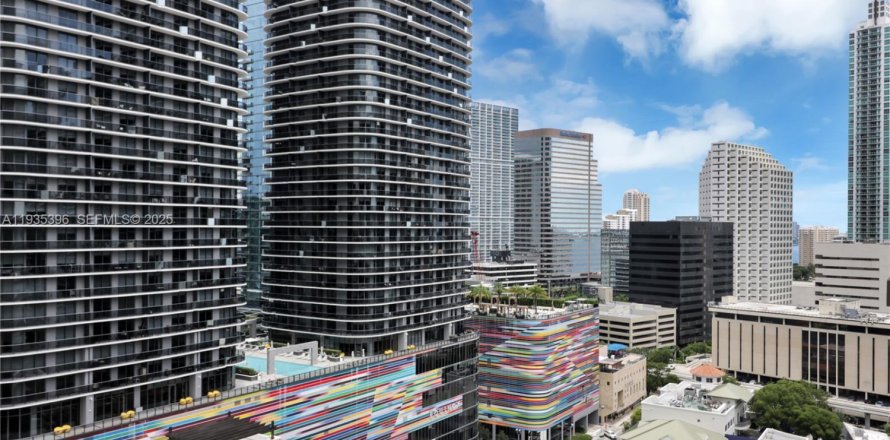 Condo in Miami, Florida, 1 bedroom  № 1993480