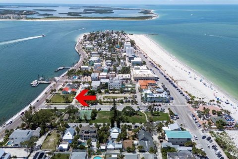 Terreno en venta en Saint Pete Beach, Florida № 1827791 - foto 2