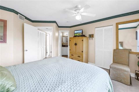 Condo in Saint Petersburg, Florida, 2 bedrooms  № 1757234 - photo 8