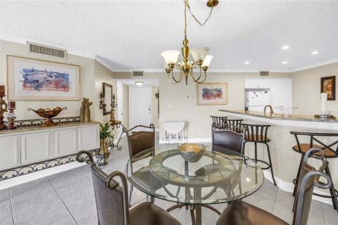 Condo in Saint Petersburg, Florida, 2 bedrooms  № 1757234 - photo 16